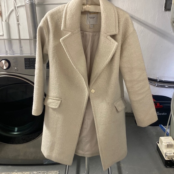 White Peacoat - Picture 4 of 9